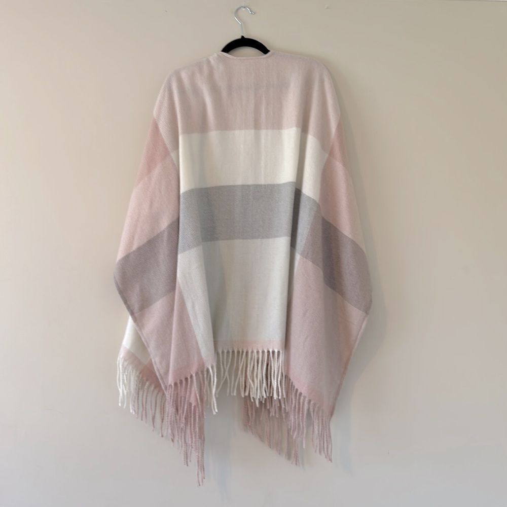 Woolrich Cozy Blanket Kimono  Aurora Plaid Light Pink Ivory One Size - Picture 3 of 9